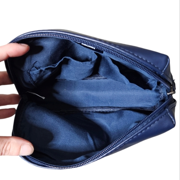 Salvatore Ferragamo | Travel Bag | Turkish Airlines First Class Amenity Wrislet - Picture 9 of 12